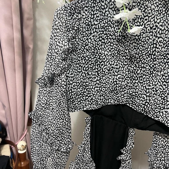 Bardot Mini Leopard Dress 🐾 - Picture 13 of 14